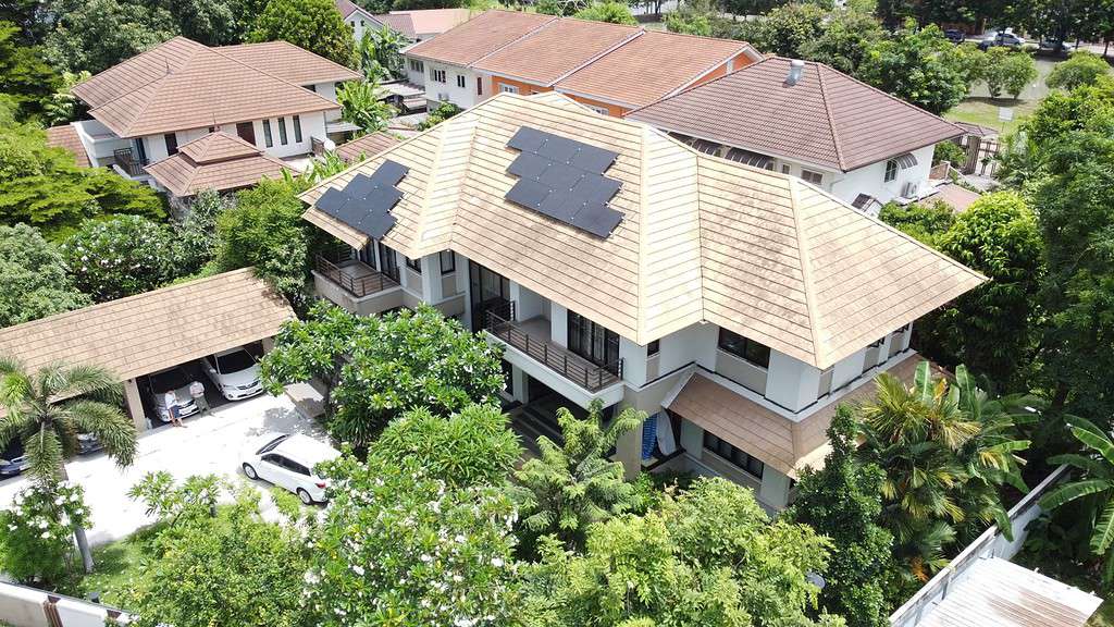 ติดตั้งโซล่าเซลล์ 5 kw ไมโครอินเวอร์เตอร์ enphase 2